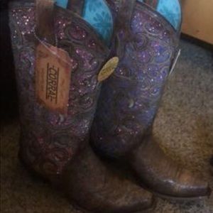 Corral pointed toe boots